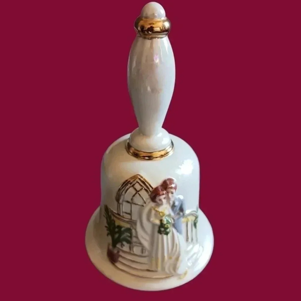 Vtg wedding bell bride & groom ivory and gold